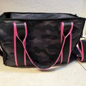 Neoprene Large Tote Bag
Perfect for the office, laptops or teachers!